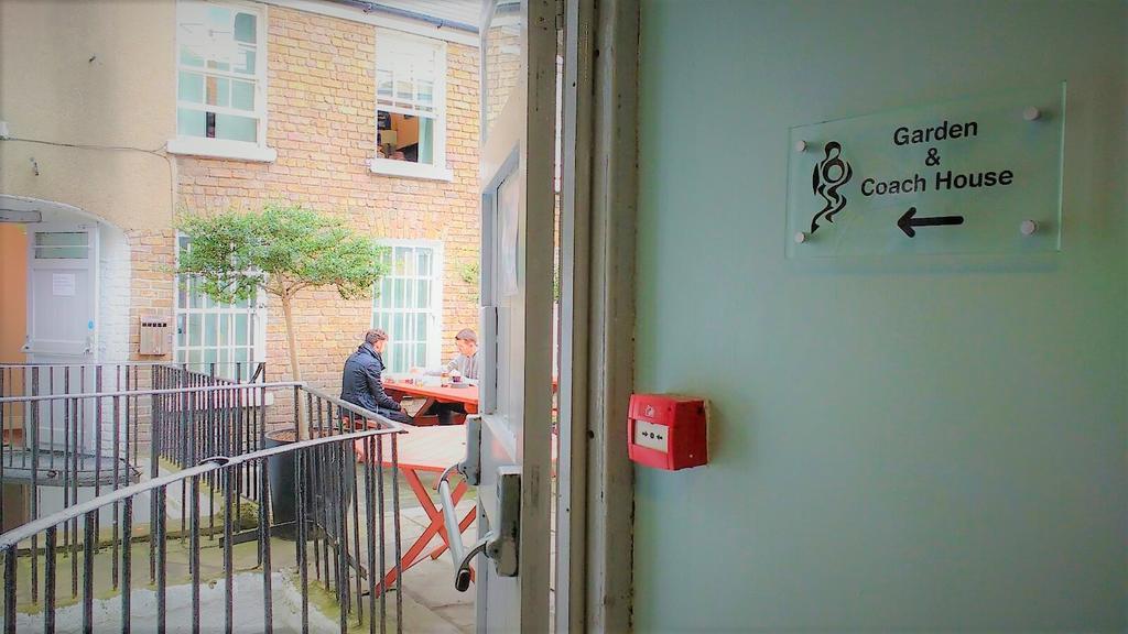 Backpackers Citi Hostel ดับลิน ภายนอก รูปภาพ